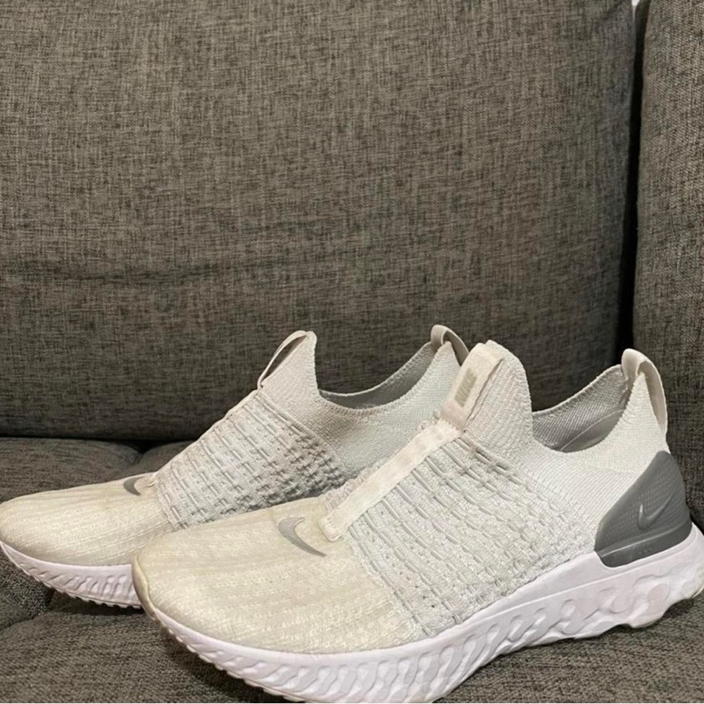 White Nike Phantom